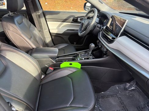 Certified 2024 Jeep Compass Limited w/ Sun and Sound Group image 24