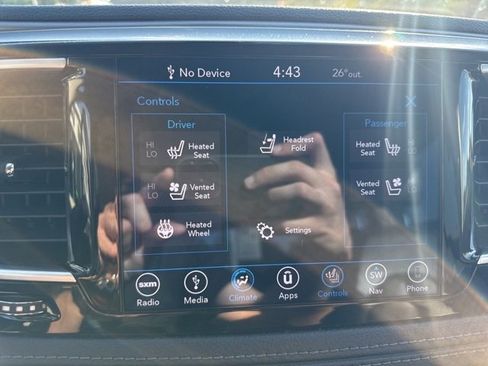 Certified 2019 Chrysler Pacifica Limited image 25