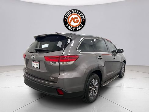 Used 2019 Toyota Highlander XLE image 7