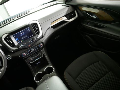 Certified 2020 GMC Terrain SLE w/ Driver Convenience Package AWD/4WD image 11