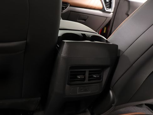 Used 2025 GMC Canyon AT4 w/ Technology Plus Package AWD/4WD image 25