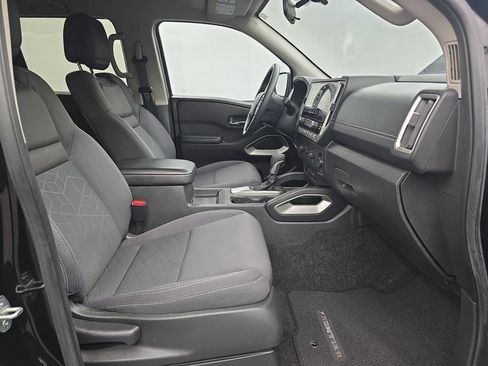 Used 2025 Nissan Frontier SV RWD image 41