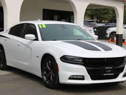 Used 2018 Dodge Charger R/T w/ Plus Group image 3