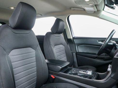 Used 2021 Ford Edge SE image 26