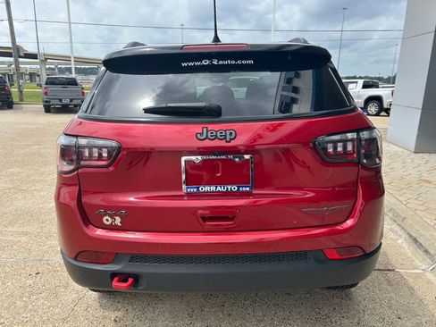 Used 2025 Jeep Compass Trailhawk AWD/4WD image 6