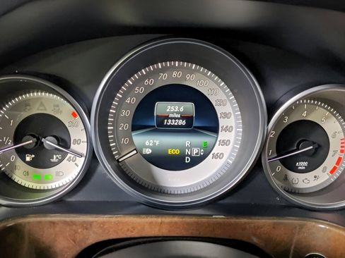 Used 2014 Mercedes-Benz E 350 4MATIC Sedan image 18