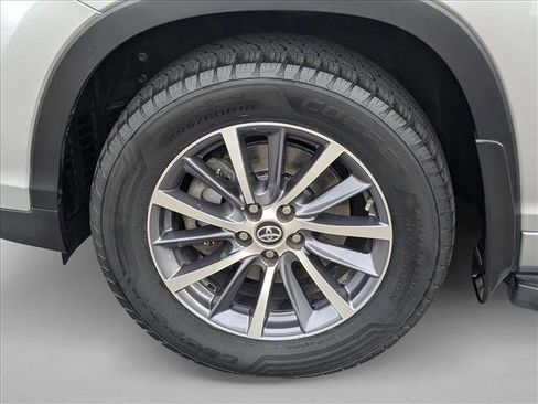 Used 2018 Toyota Highlander XLE AWD/4WD image 23