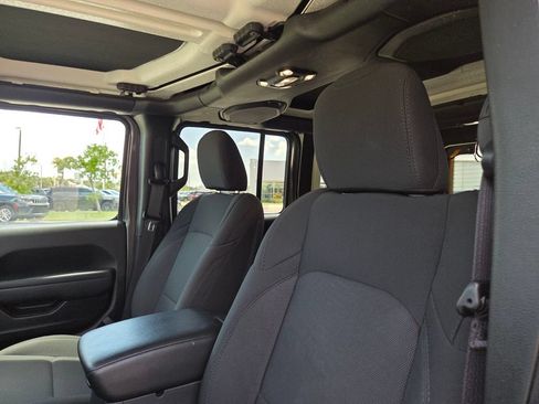 Used 2023 Jeep Wrangler Unlimited Sport AWD/4WD image 27