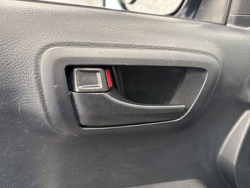 Certified 2017 Toyota Tacoma SR5 image 36