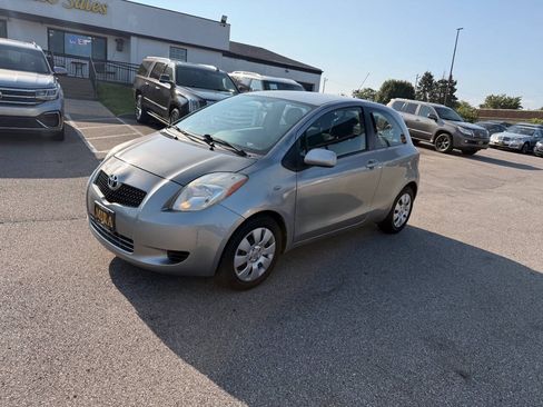 Used 2008 Toyota Yaris 2-Door Hatchback FWD image 2