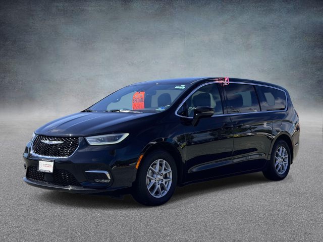 Used 2025 Chrysler Pacifica Select FWD image 5