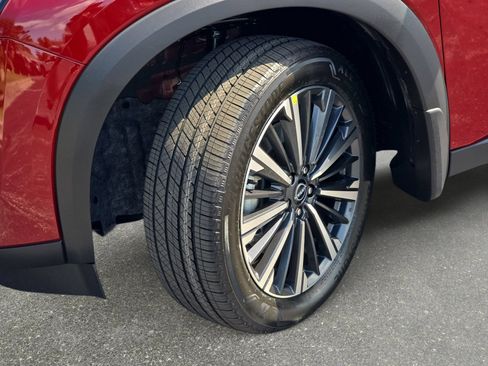New 2026 Nissan Pathfinder Platinum FWD image 30