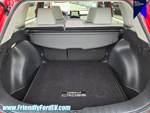 Used 2024 Toyota Corolla Cross LE w/ Moonroof Package FWD image 13