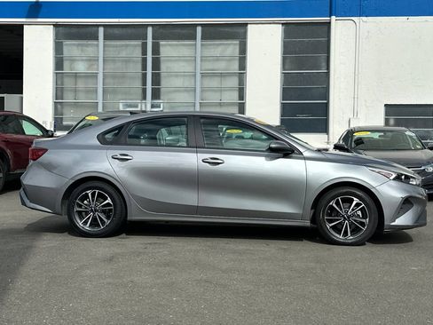 Used 2024 Kia Forte LXS FWD image 4