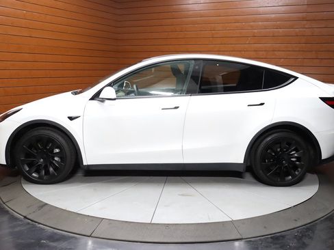 Used 2023 Tesla Model Y Long Range image 53