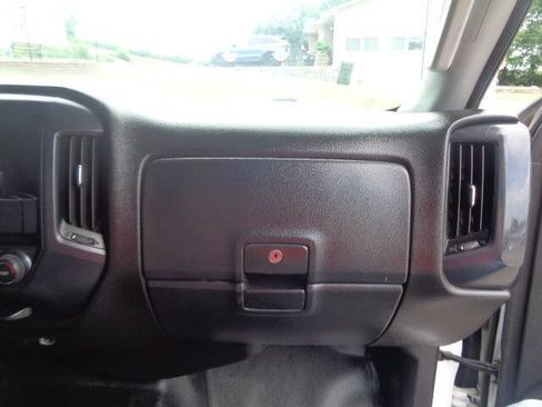 Used 2019 Chevrolet Silverado 2500 W/T AWD/4WD image 18