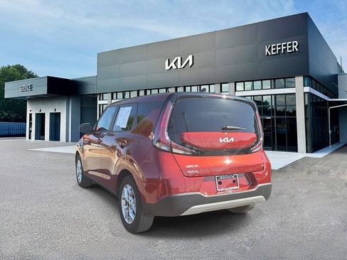 Used 2024 Kia Soul LX w/ Option Group 015 FWD image 6