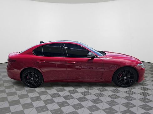 Used 2020 Alfa Romeo Giulia w/ Nero Edizione RWD image 5