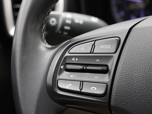 Used 2022 Hyundai Venue SEL image 20