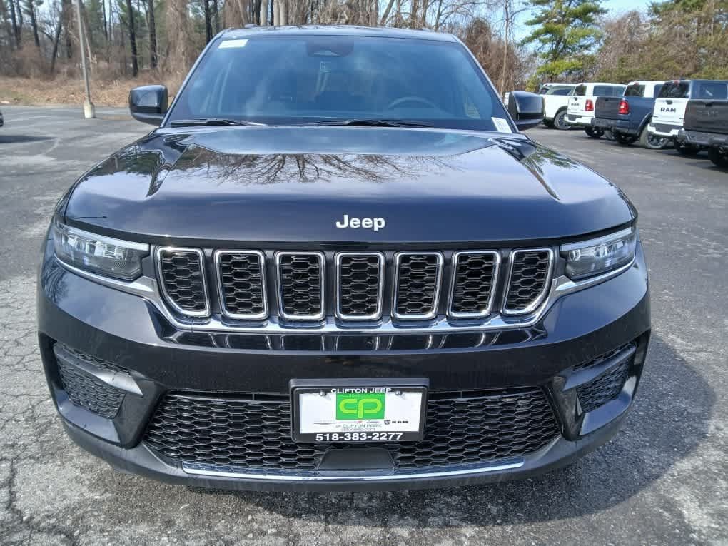 New 2025 Jeep Grand Cherokee Laredo X w/ Luxury Tech Group I AWD/4WD image 2