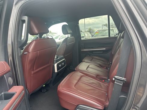 Used 2024 Ford Expedition Limited image 5