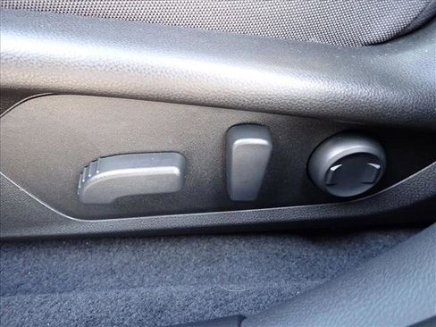 Used 2024 Subaru Crosstrek 2.0i Premium image 13