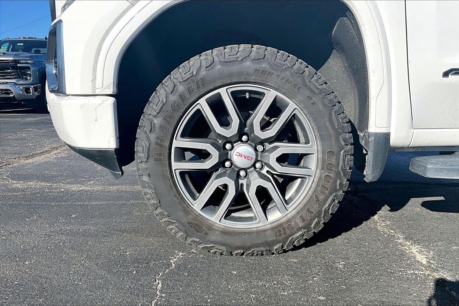 Used 2020 GMC Sierra 1500 AT4 w/ AT4 Premium Package AWD/4WD image 2
