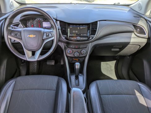 Used 2019 Chevrolet Trax LT w/ LT Convenience Package image 13