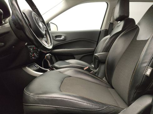 Used 2020 Jeep Compass Latitude w/ Popular Equipment Group FWD image 17