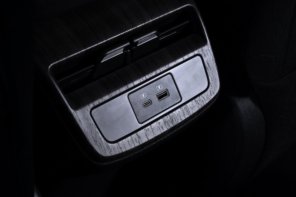Certified 2023 Nissan Ariya FWD image 31