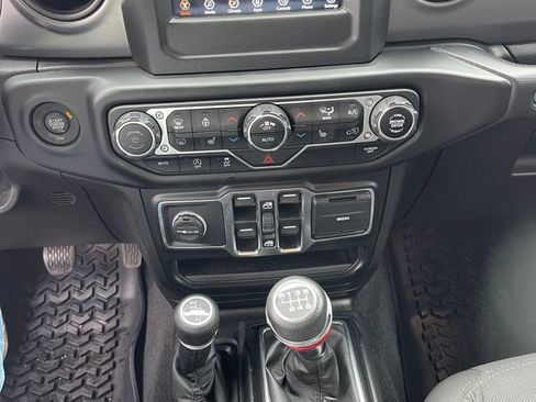 Used 2021 Jeep Gladiator Sport AWD/4WD image 22