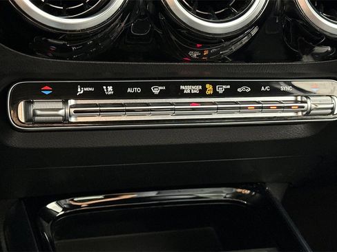 Certified 2022 Mercedes-Benz GLA 250 GLA 250 image 23