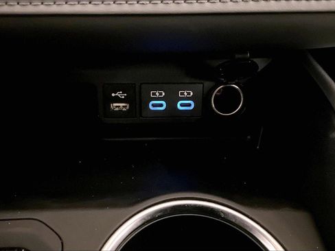 Used 2022 Toyota Highlander XLE image 31