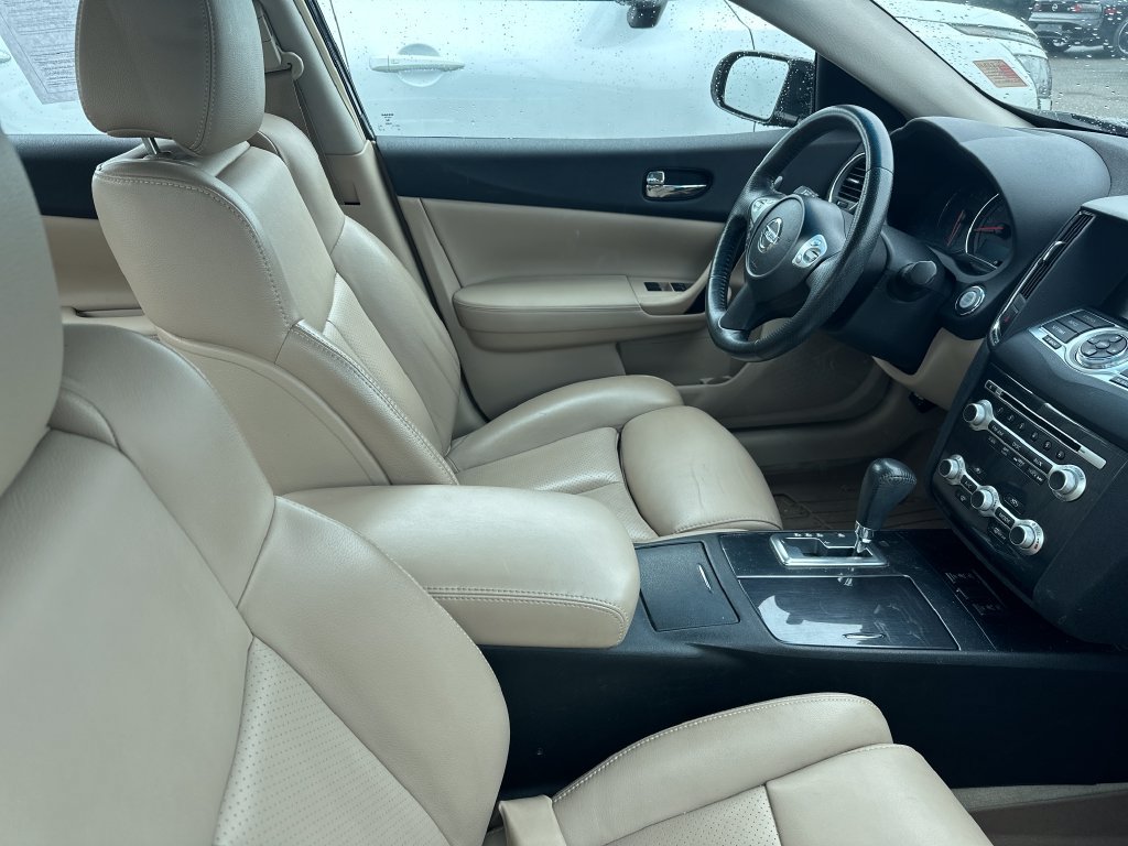 Used 2014 Nissan Maxima 3.5 SV w/ SV Value Package FWD image 3