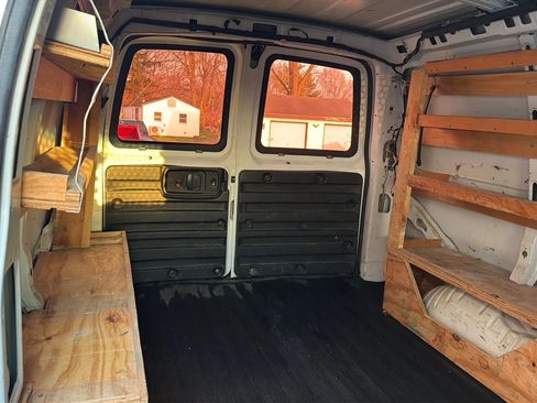 Used 2017 GMC Savana 2500 image 15