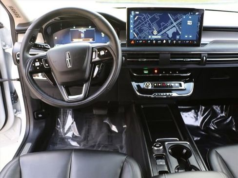 Used 2023 Lincoln Corsair FWD image 16
