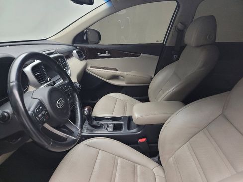 Used 2017 Kia Sorento FWD w/ LX Convenience Package image 17