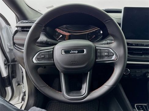 Used 2024 Jeep Compass Trailhawk image 12