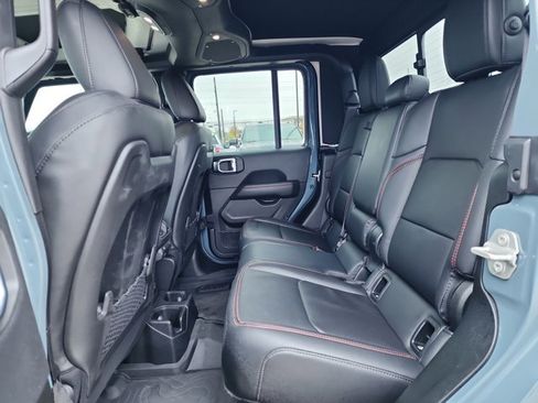 Used 2024 Jeep Gladiator Rubicon image 11
