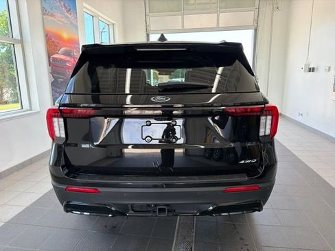 Certified 2025 Ford Explorer ST-Line AWD/4WD image 5