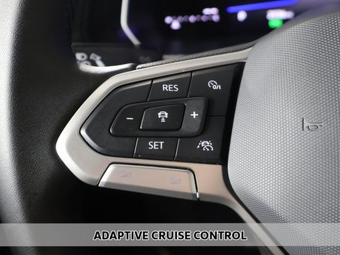 Used 2024 Volkswagen Jetta SE w/ Panoramic Sunroof Package image 4