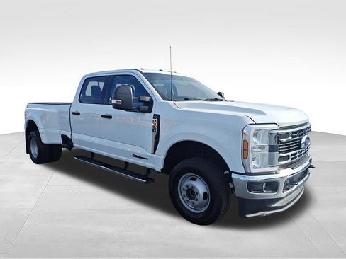Used 2024 Ford F350 XLT AWD/4WD image 7