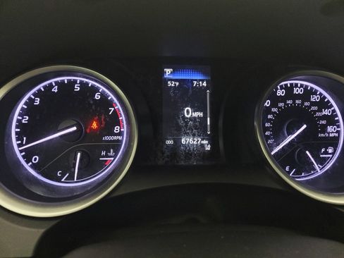 Used 2021 Toyota Camry LE image 23