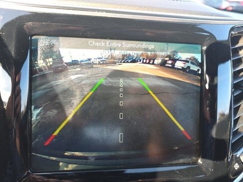 Used 2019 Jeep Cherokee High Altitude image 31