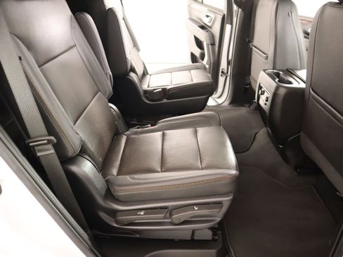 Used 2022 Chevrolet Tahoe High Country image 14