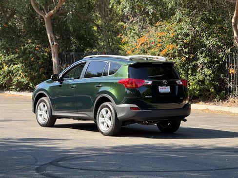 Used 2013 Toyota RAV4 XLE FWD image 5