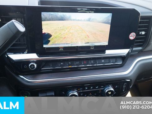 Used 2025 GMC Sierra 1500 SLT image 8