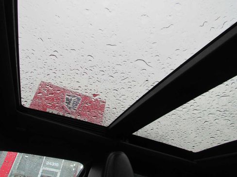 Used 2018 Chrysler 300 S w/ 300S Alloy Edition image 19