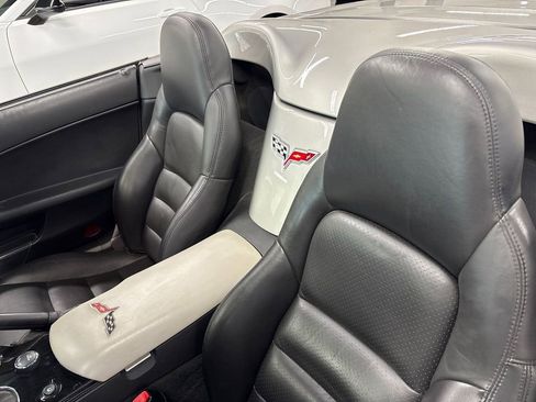 Used 2008 Chevrolet Corvette Convertible w/ Preferred Equipment Group RWD image 34