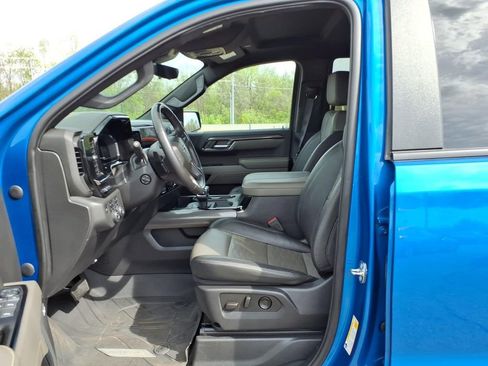 Used 2023 Chevrolet Silverado 1500 ZR2 w/ Technology Package AWD/4WD image 4